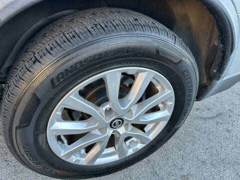 2017 Nissan Rogue SV