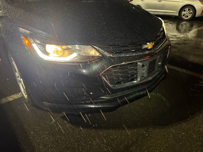 Image 3 of 2017 Chevrolet Cruze LT Auto
