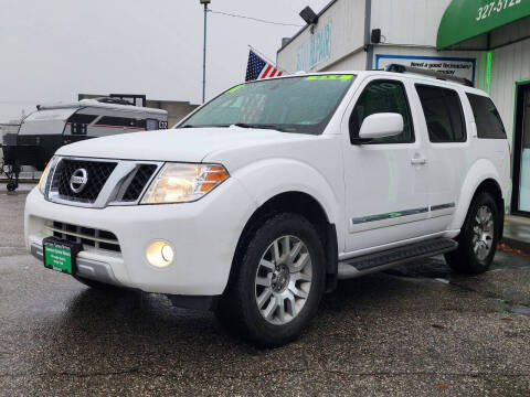 2011 Nissan Pathfinder LE