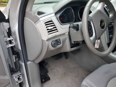2011 Chevrolet Traverse LS