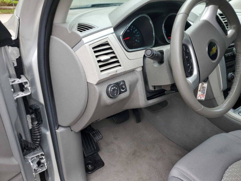 2011 Chevrolet Traverse LS