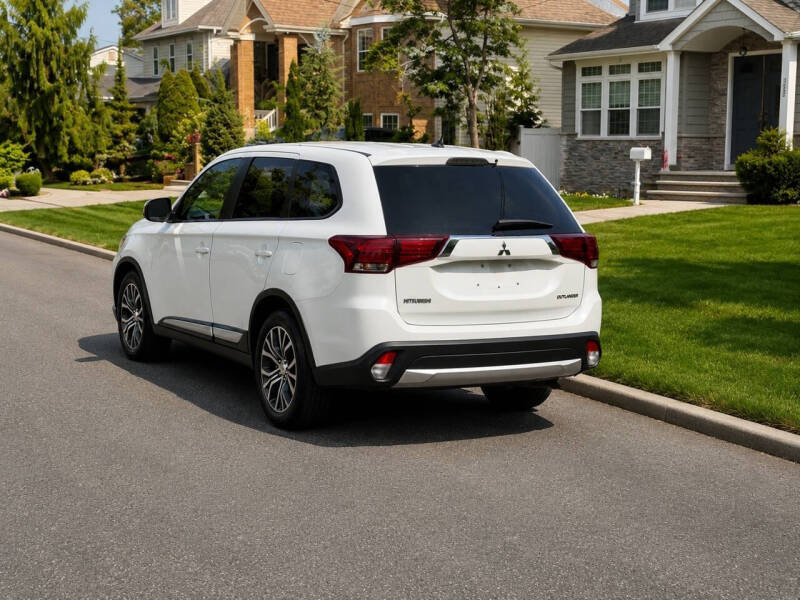 2016 Mitsubishi Outlander ES