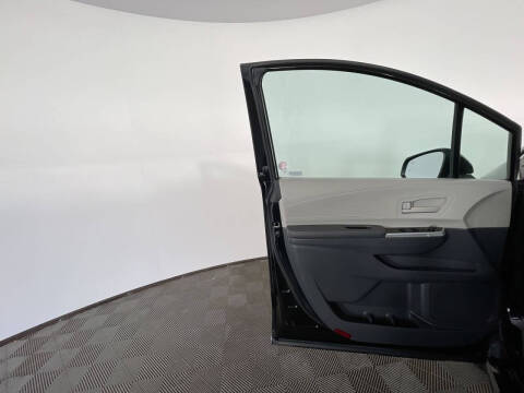 2023 Toyota Sienna LE 8-Passenger