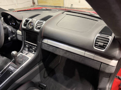 2016 Porsche Cayman GT4