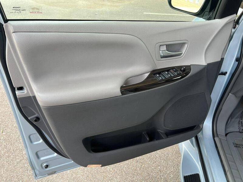 2016 Toyota Sienna