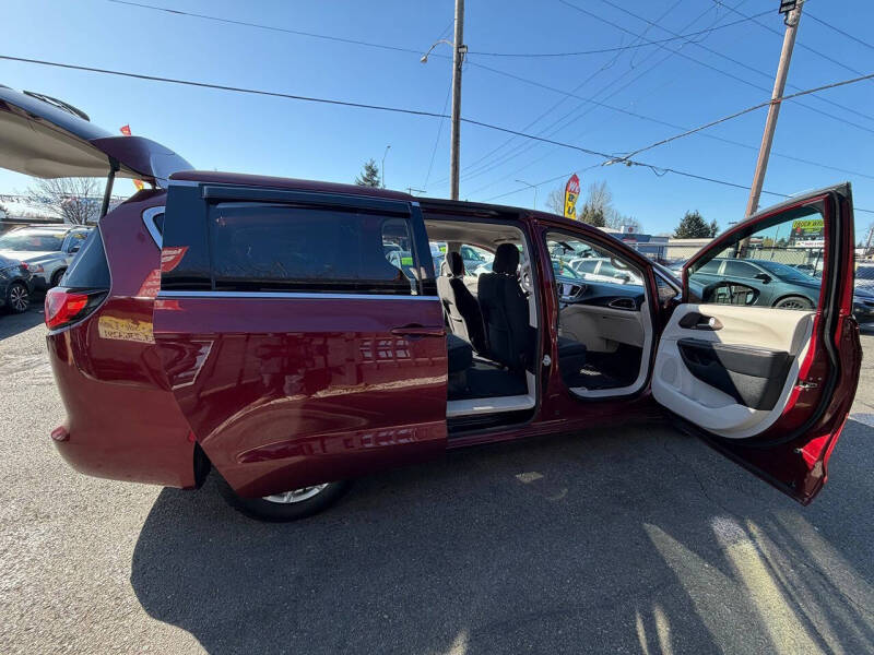 2018 Chrysler Pacifica LX