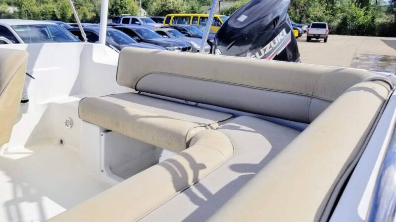 2015 Hurricane Sun Deck 201