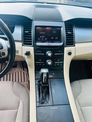 2013 Ford Taurus SEL