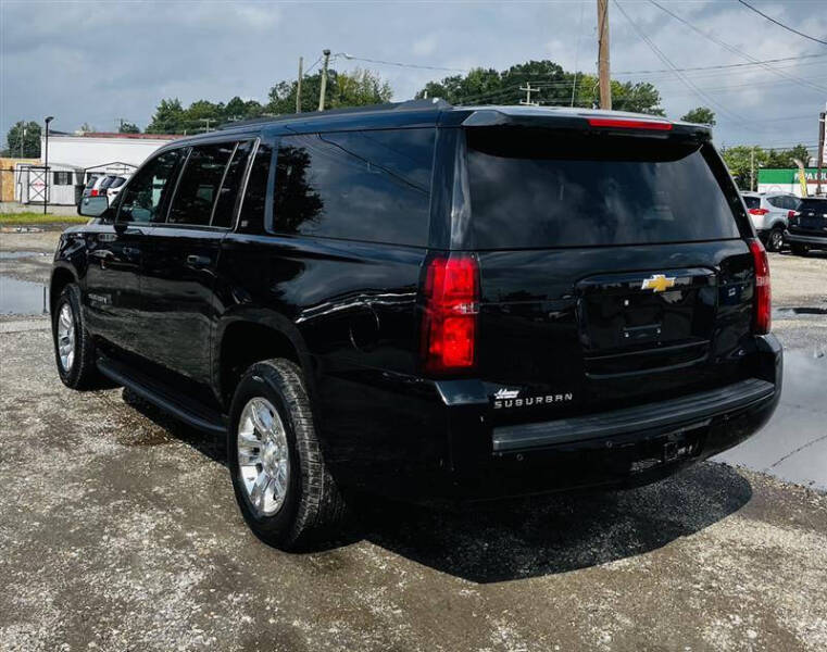 2017 Chevrolet Suburban LT