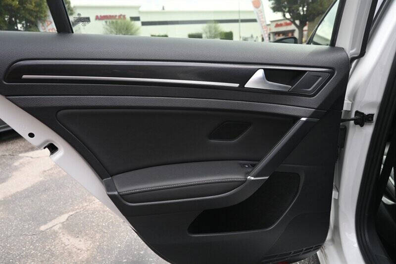 2019 Volkswagen Golf R 4Motion