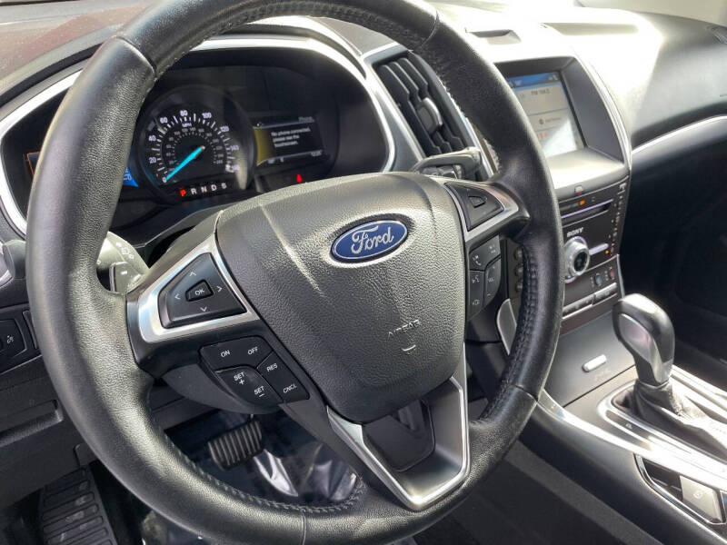 2017 Ford Edge Titanium