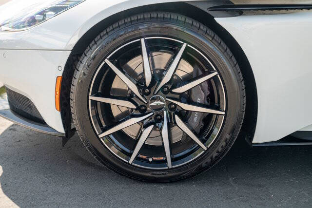 2019 Aston Martin DB11 V8