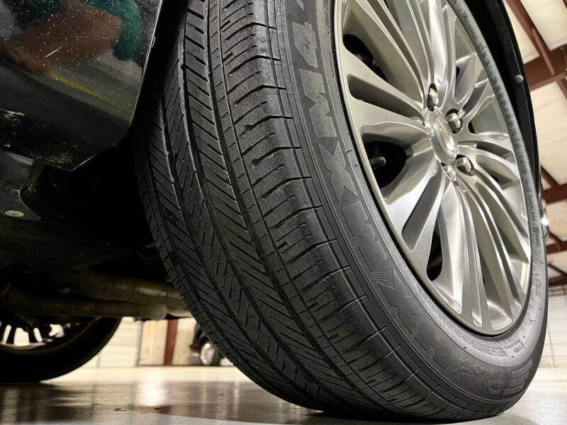 2014 Chrysler 300 C John Varvatos Limited Edition