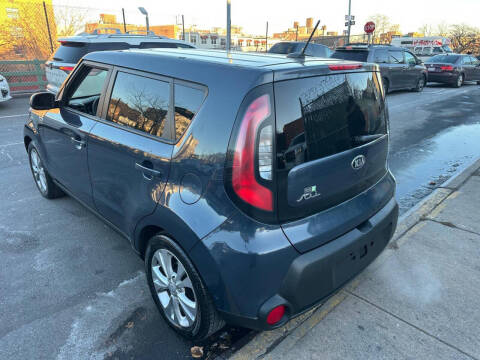 2015 Kia Soul +