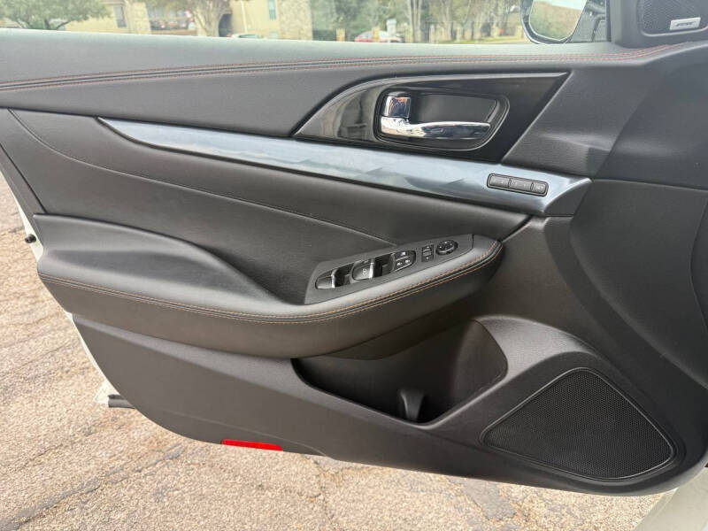 2023 Nissan Maxima 3.5 SR