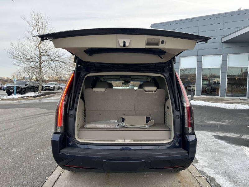 2018 Cadillac Escalade Luxury