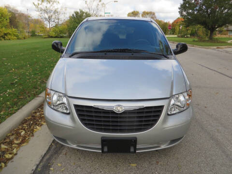 2004 Chrysler Town and Country Family Value