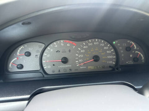 2004 Toyota Sequoia SR5