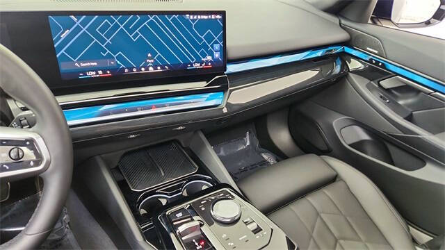 2025 BMW i5 eDrive40