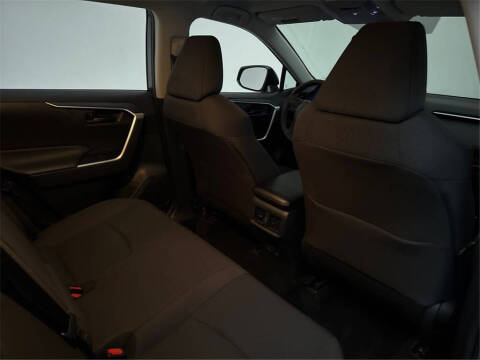 2020 Toyota RAV4 Hybrid LE