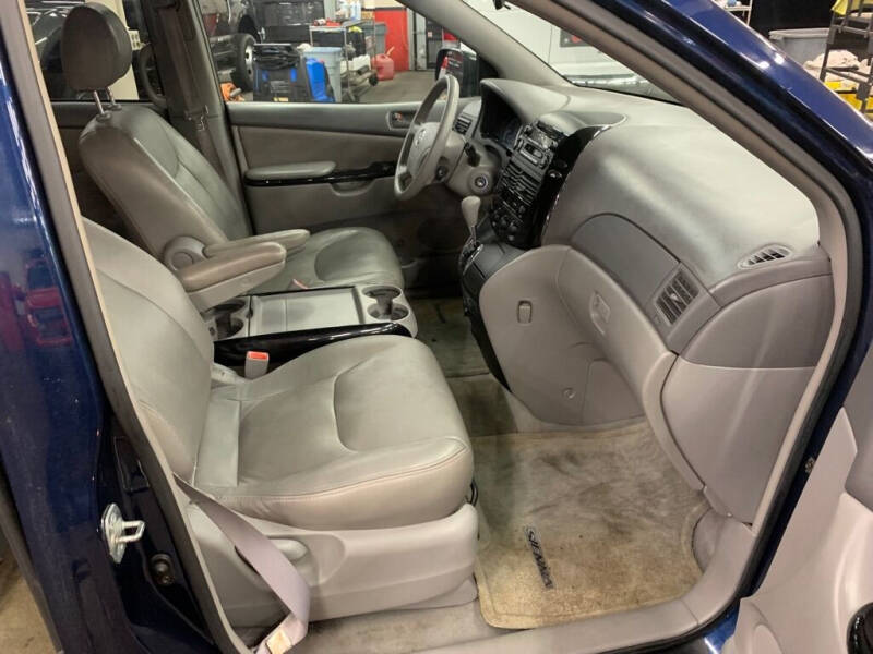 2004 Toyota Sienna