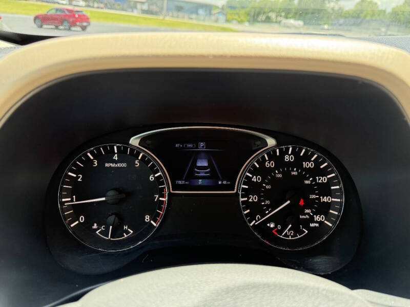 2020 Nissan Pathfinder SV