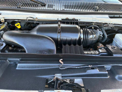 2013 Ford E-Series E-350 SD XLT