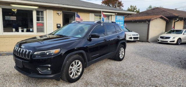 2019 Jeep Cherokee for sale at ESELL AUTO SALES in Cahokia, IL