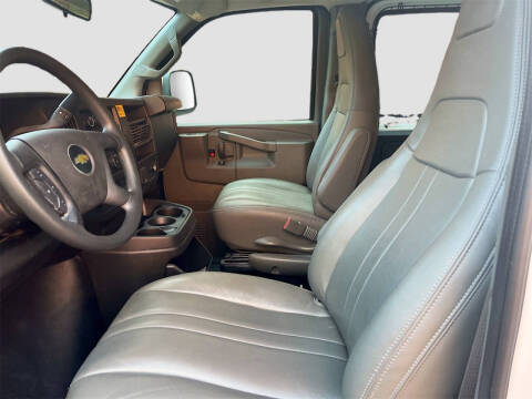2025 Chevrolet Express 2500