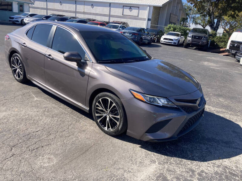 2019 Toyota Camry SE