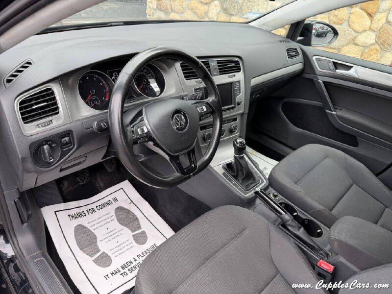 2016 Volkswagen Golf TSI S