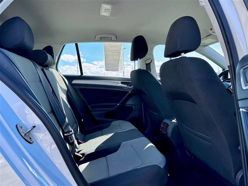 2016 Volkswagen e-Golf SE