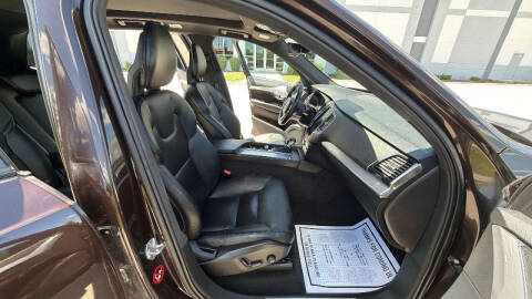 2018 Volvo XC90 T5 Momentum 7-Passenger