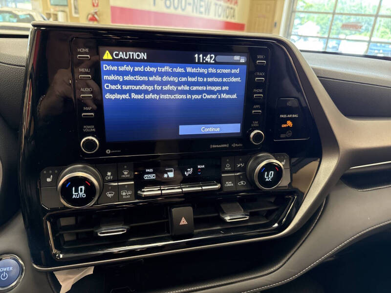 2022 Toyota Highlander Hybrid XLE