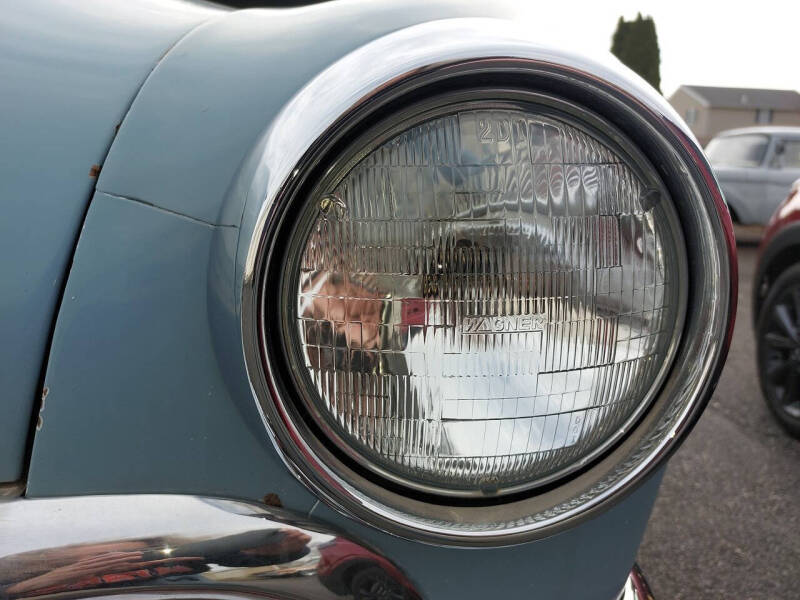 1951 Ford Deluxe