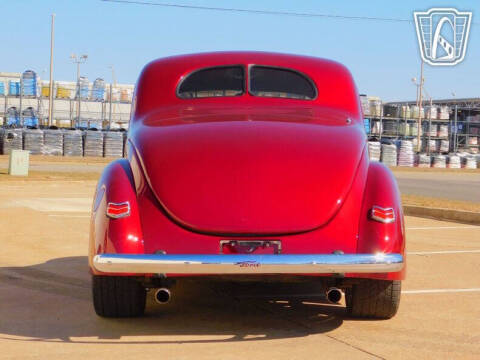 1940 Ford Deluxe