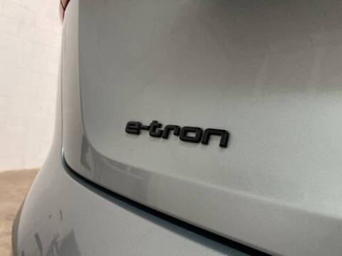 2023 Audi e-tron quattro Premium Plus