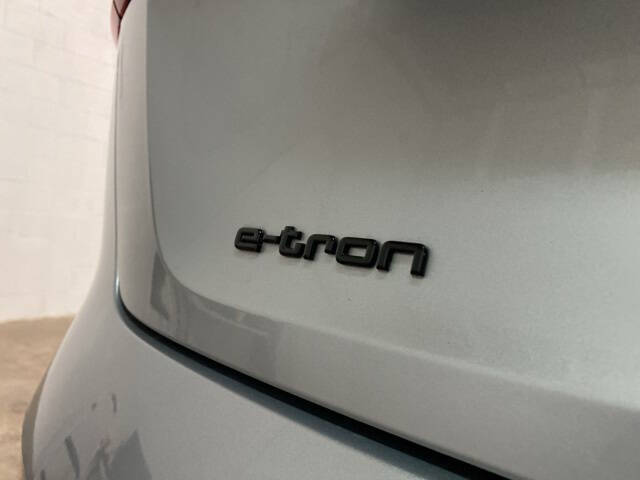 2023 Audi e-tron quattro Premium Plus