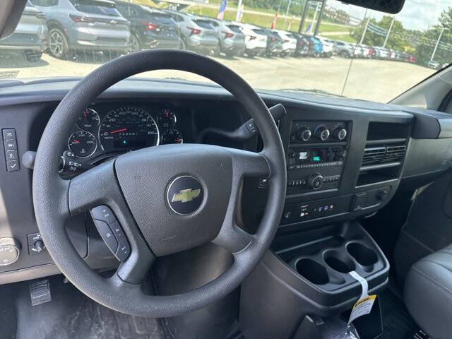 2025 Chevrolet Express 2500