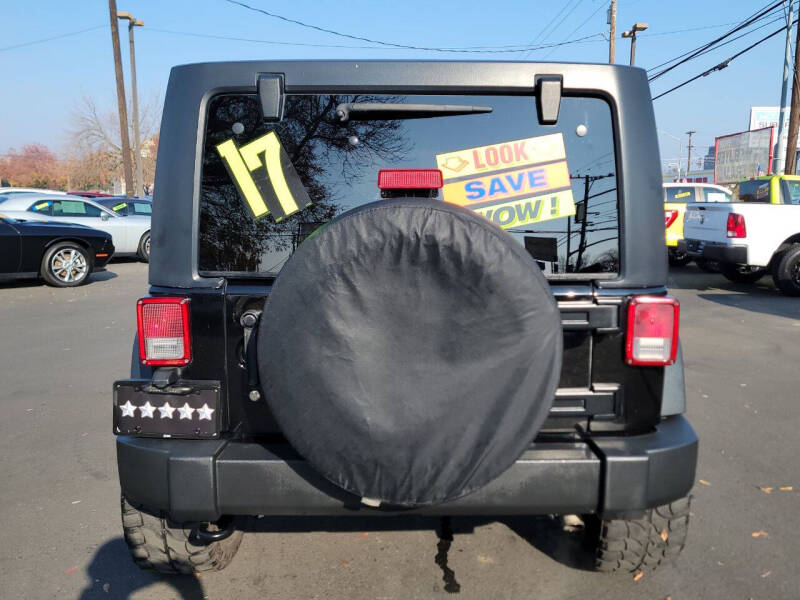 2017 Jeep Wrangler Unlimited Sport S photo 6