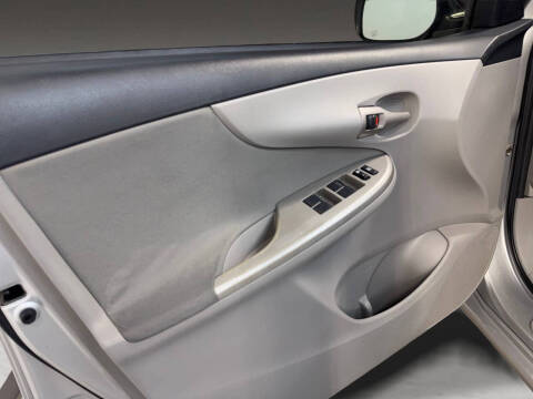 2011 Toyota Corolla LE