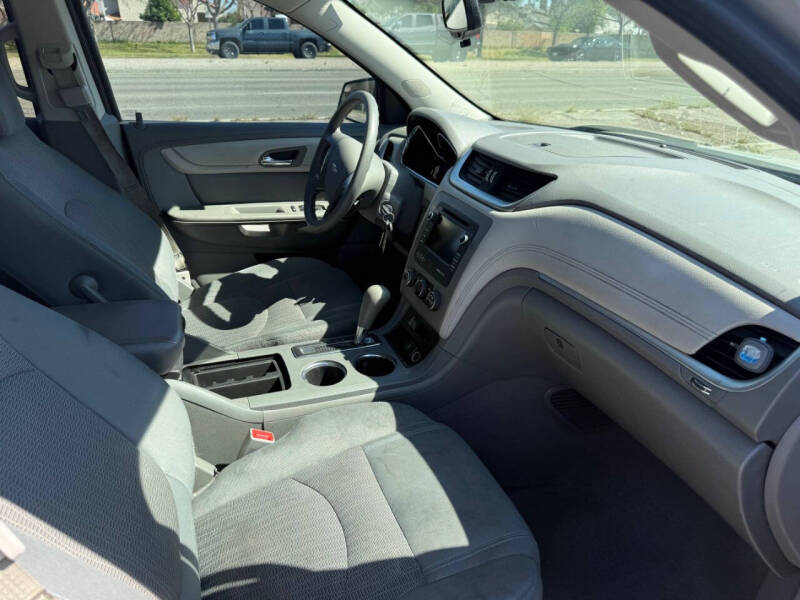2017 Chevrolet Traverse LS