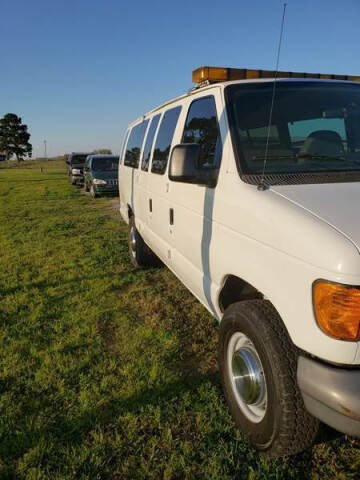 2006 Ford E-Series Wagon for sale at Global Bus, Truck, and Van Sales & Rentals in Baytown TX