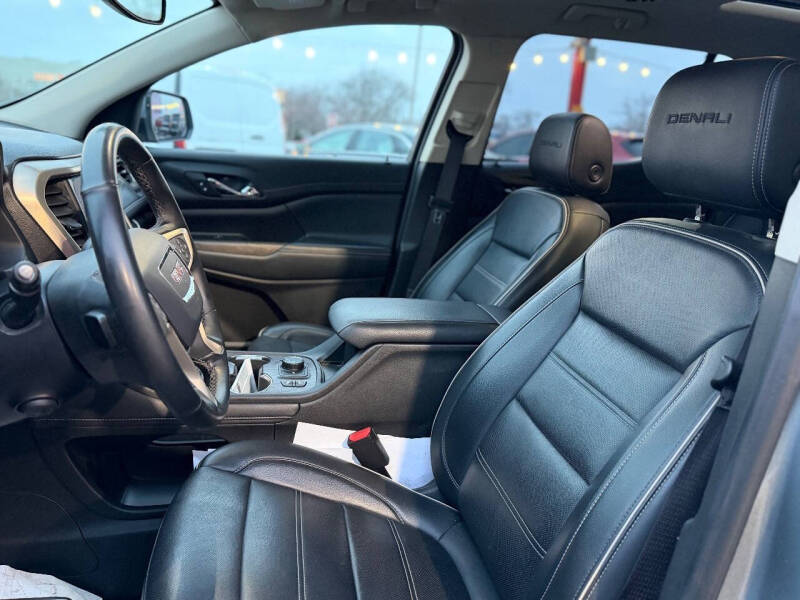 2023 GMC Acadia Denali