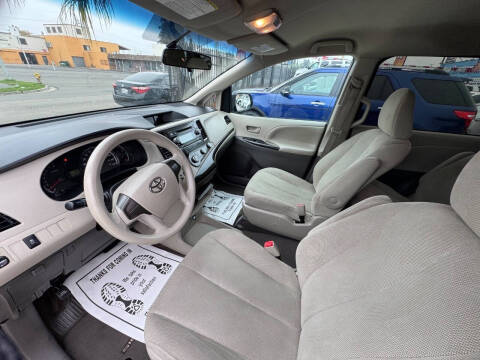 2013 Toyota Sienna L 7-Passenger