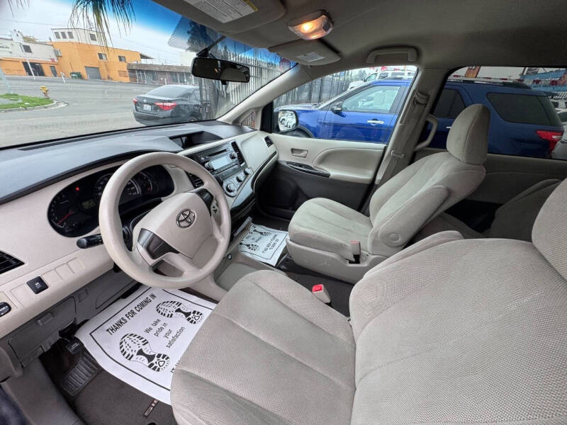 2013 Toyota Sienna L 7-Passenger