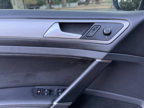 2015 Volkswagen Golf SportWagen TDI SE