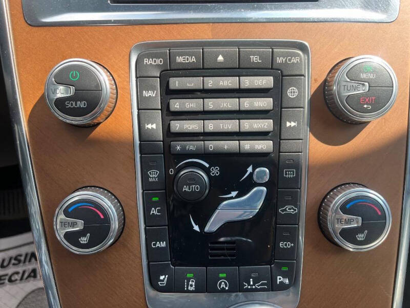 2015 Volvo XC60 T6 Drive-E Platinum