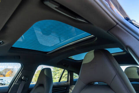 2023 Porsche Panamera Platinum Edition