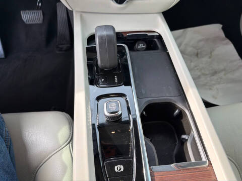 2022 Volvo S60 B5 Momentum